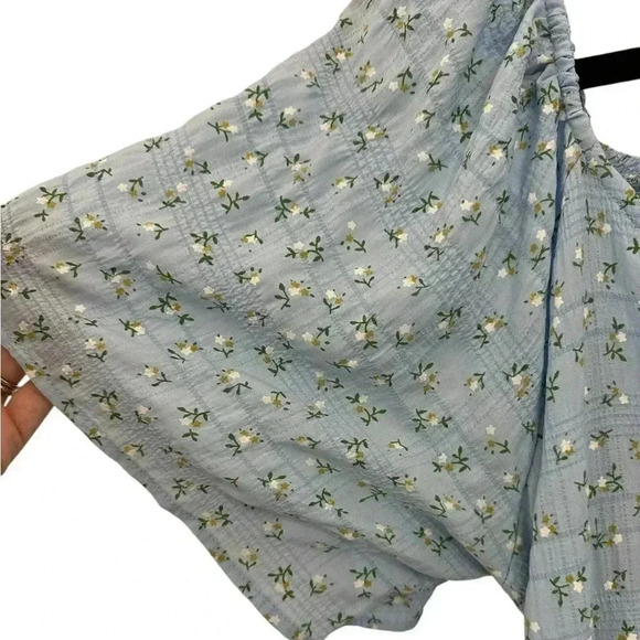 Umgee High Low Hem Dress With Smocked Detail And Back Cut Out Blue Floral Large - Picture 6 of 7